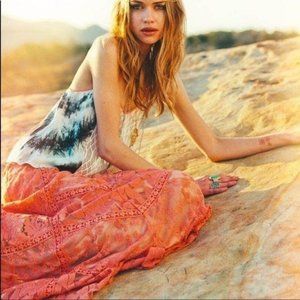 Anthro Champagne & Strawberries Lace Skirt M